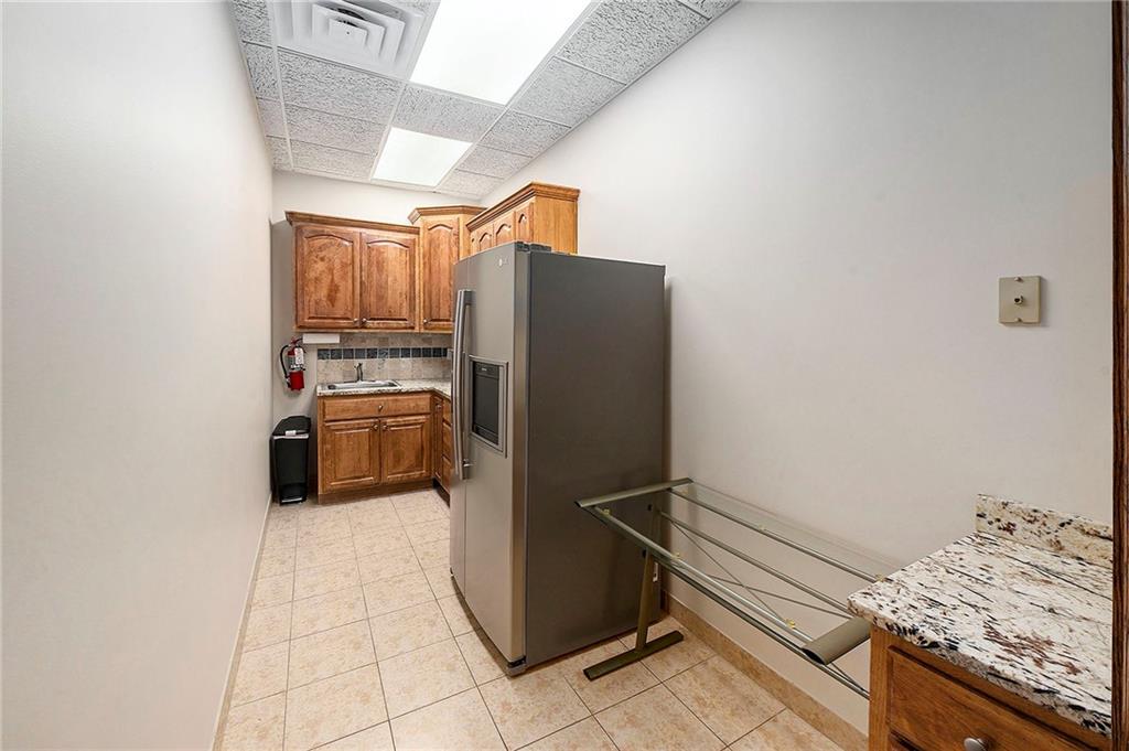 115 E Park Street Property Photo 11