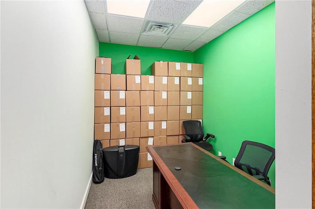 115 E Park Street Property Photo 19