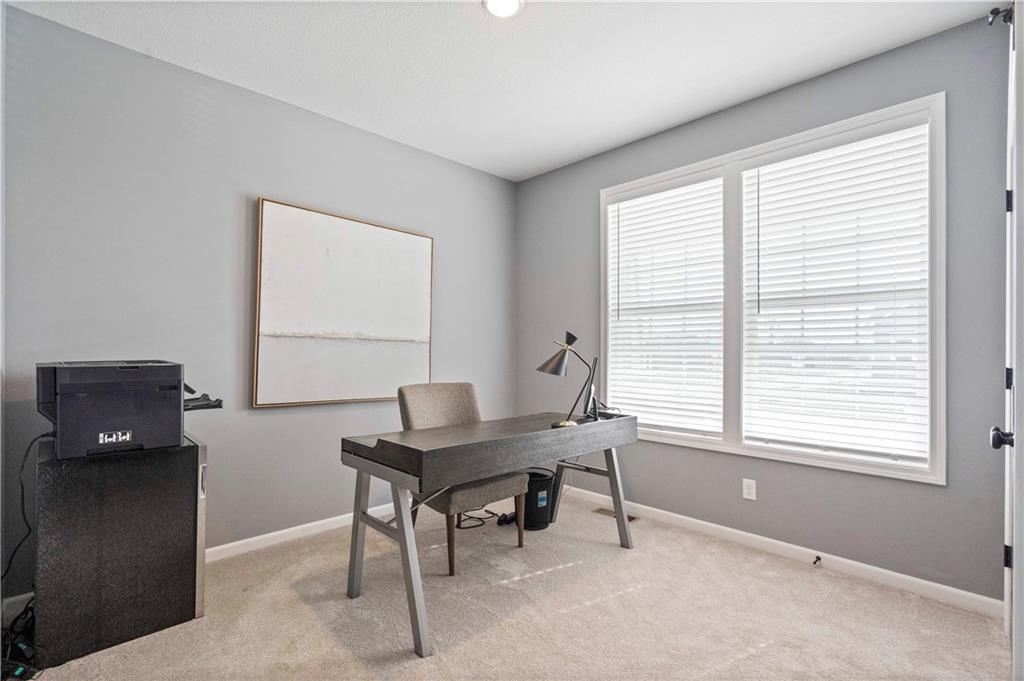 405 Sw Redbud Court Property Photo 6