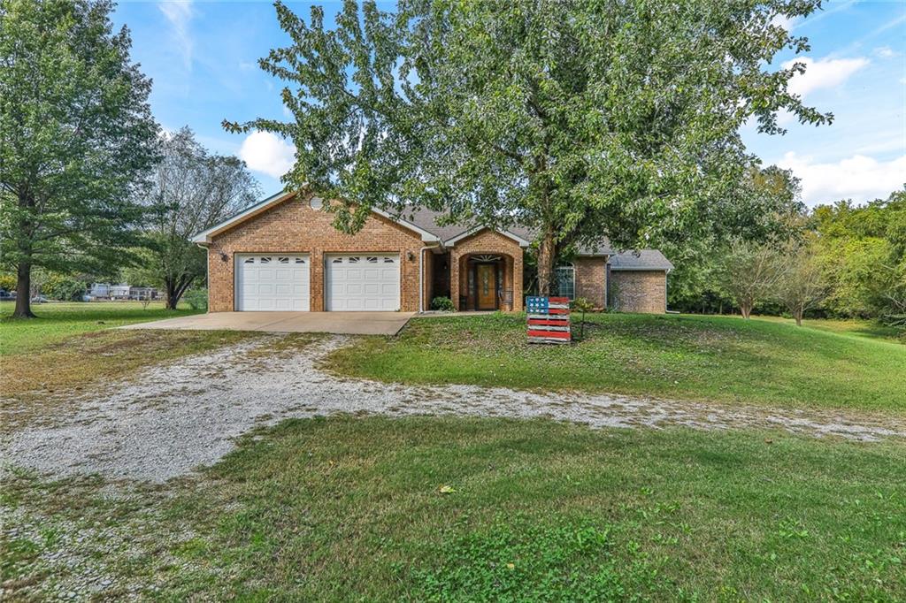 3606 W 1st Street Property Photo 3