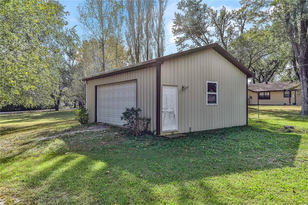 3606 W 1st Street Property Photo 7