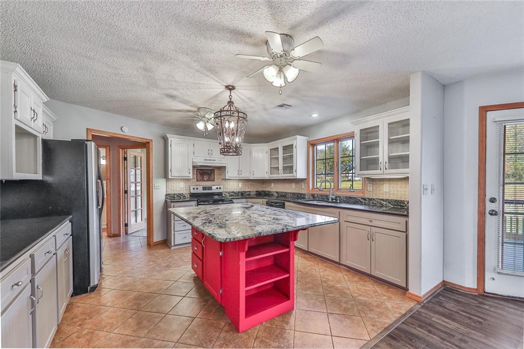 3606 W 1st Street Property Photo 17