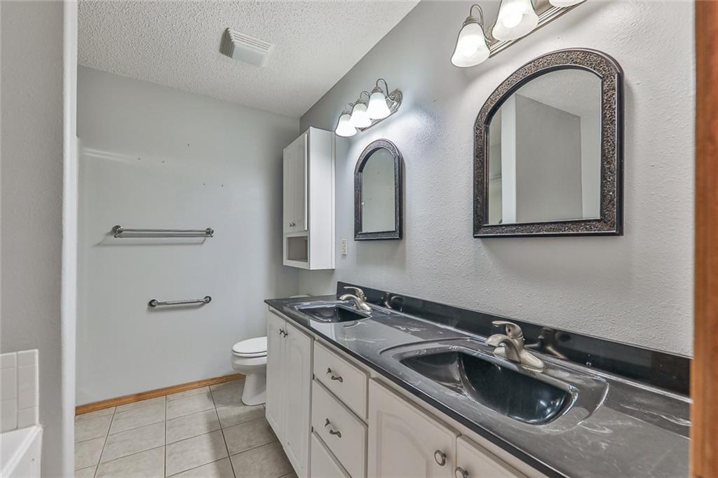 3606 W 1st Street Property Photo 23