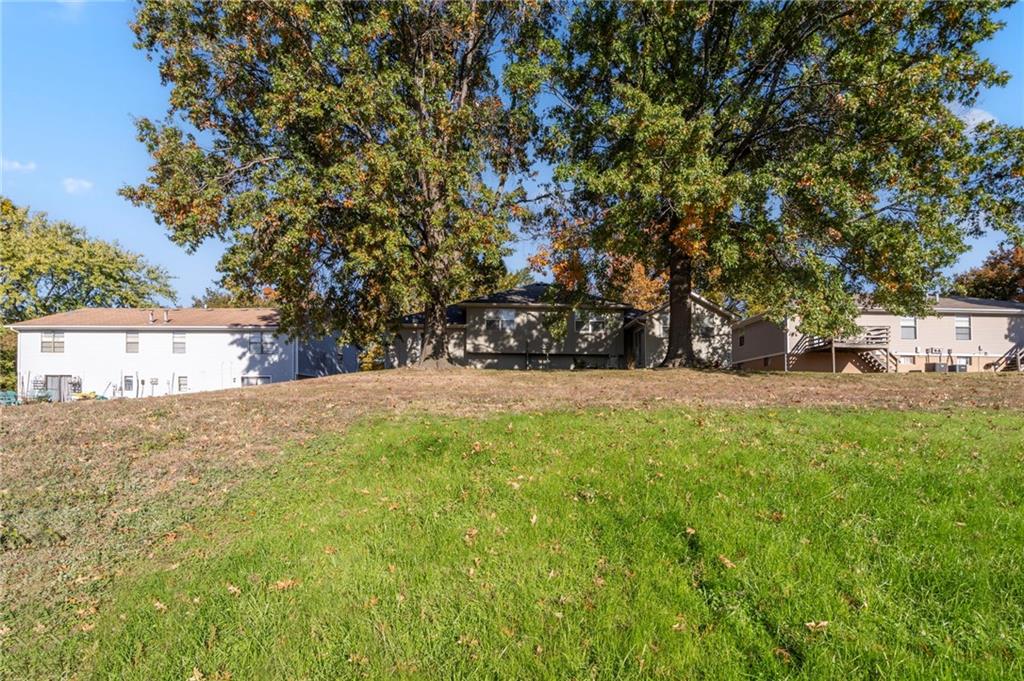 17208/17210 E 48th Terrace Court Property Photo 7