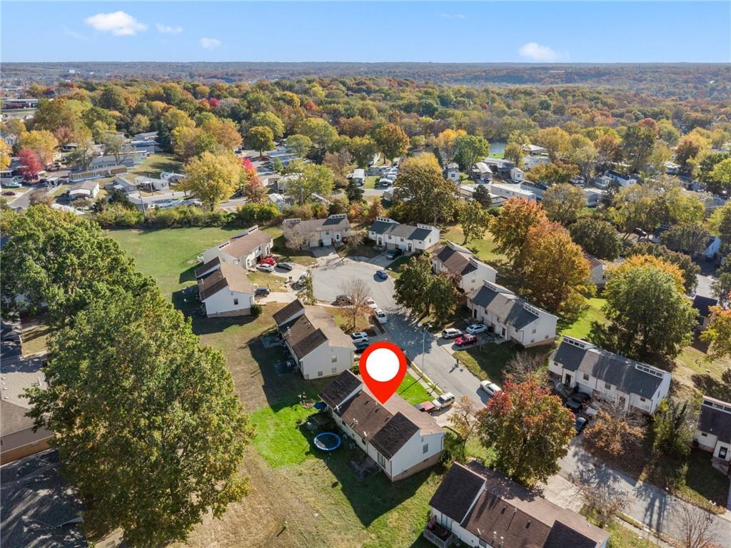 17208/17210 E 48th Terrace Court Property Photo 8