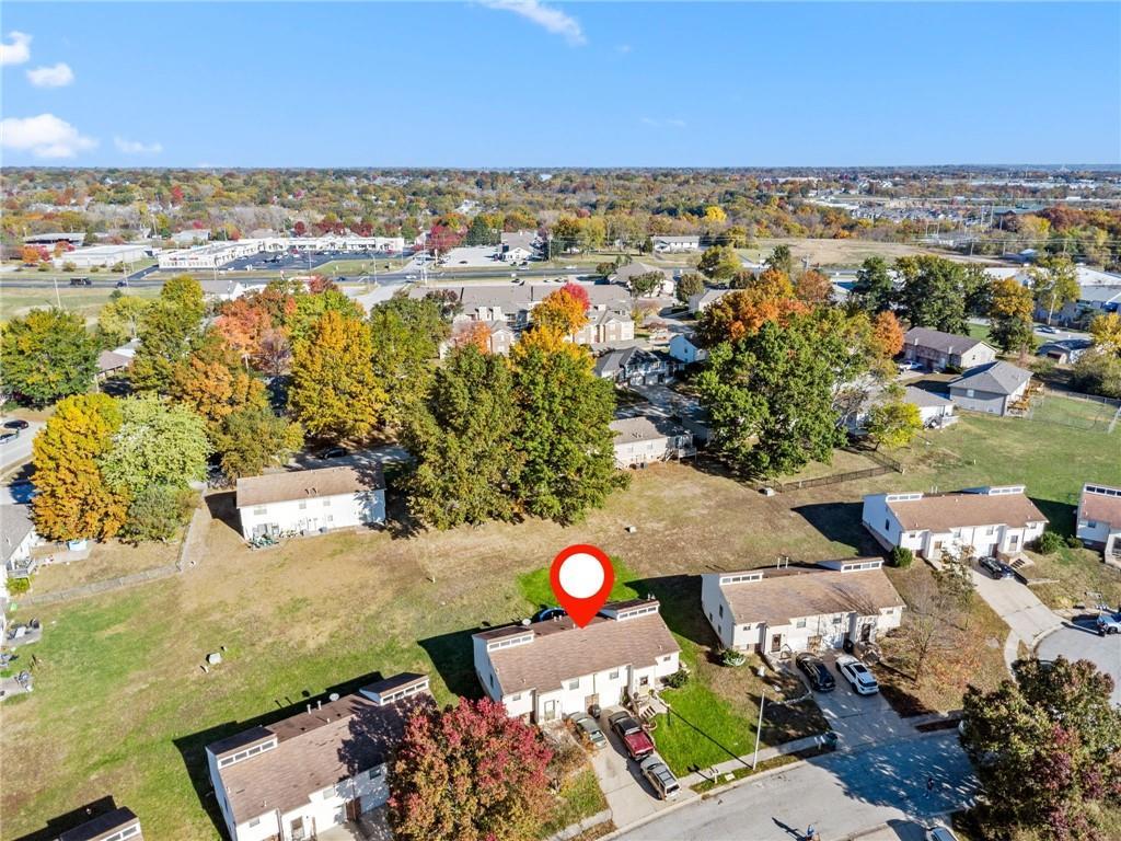 17208/17210 E 48th Terrace Court Property Photo 9