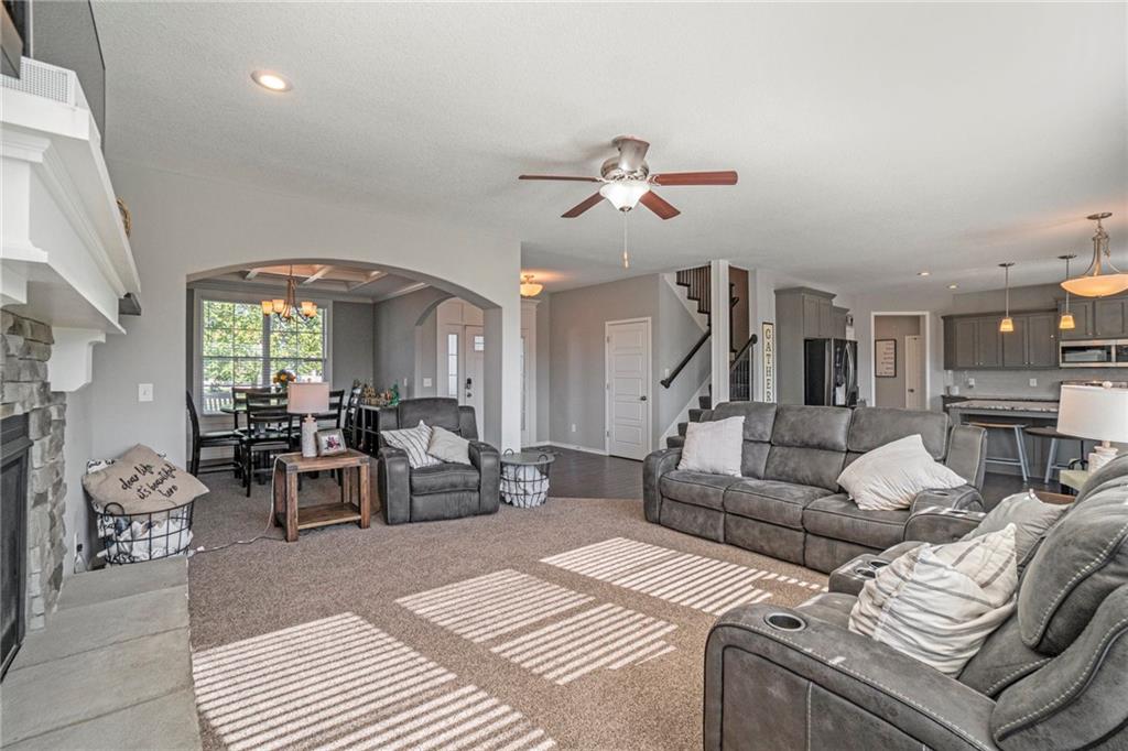 20457 W 107th Terrace Property Photo 6