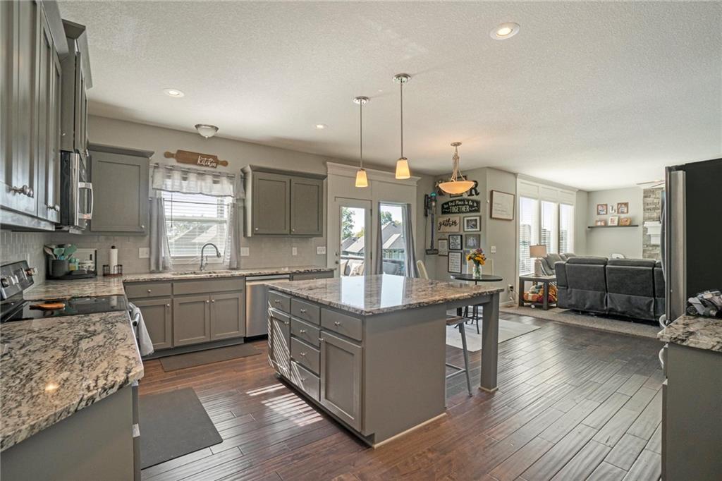 20457 W 107th Terrace Property Photo 11