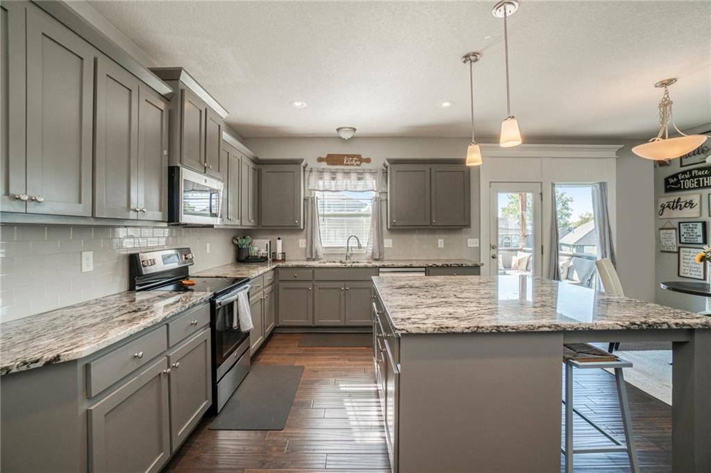 20457 W 107th Terrace Property Photo 12