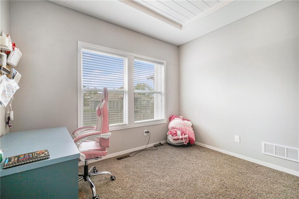 20457 W 107th Terrace Property Photo 15