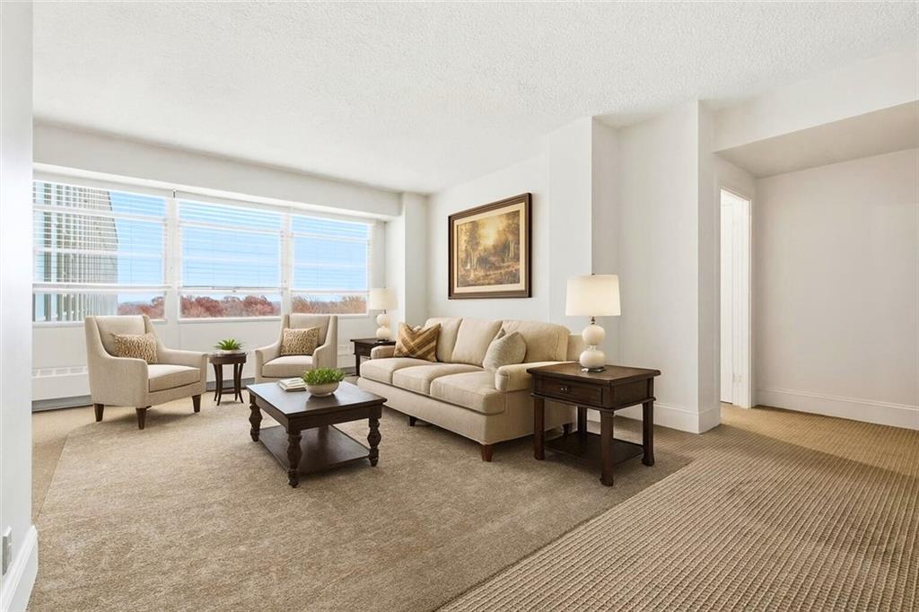 333 W Meyer Boulevard Property Photo 2
