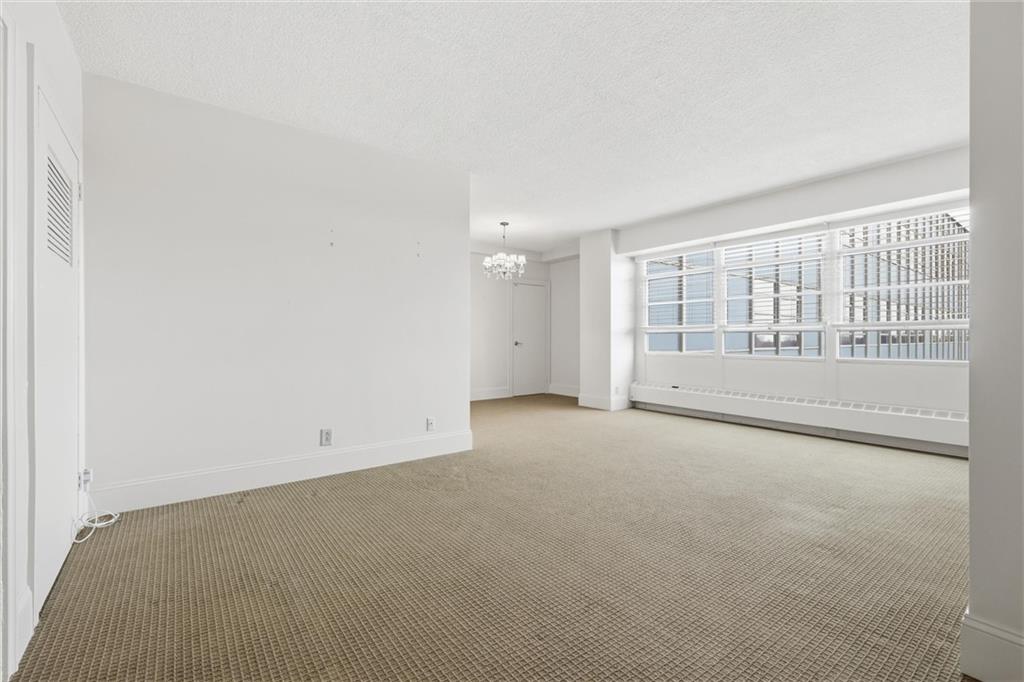 333 W Meyer Boulevard Property Photo 5