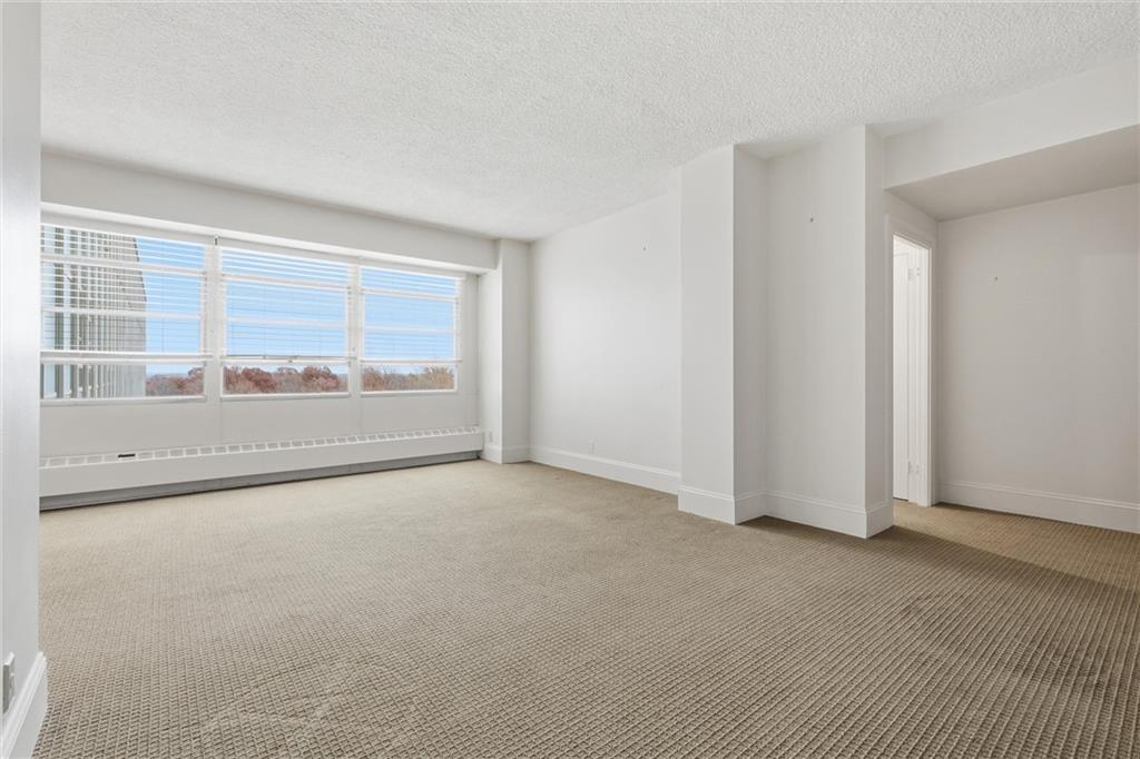 333 W Meyer Boulevard Property Photo 6