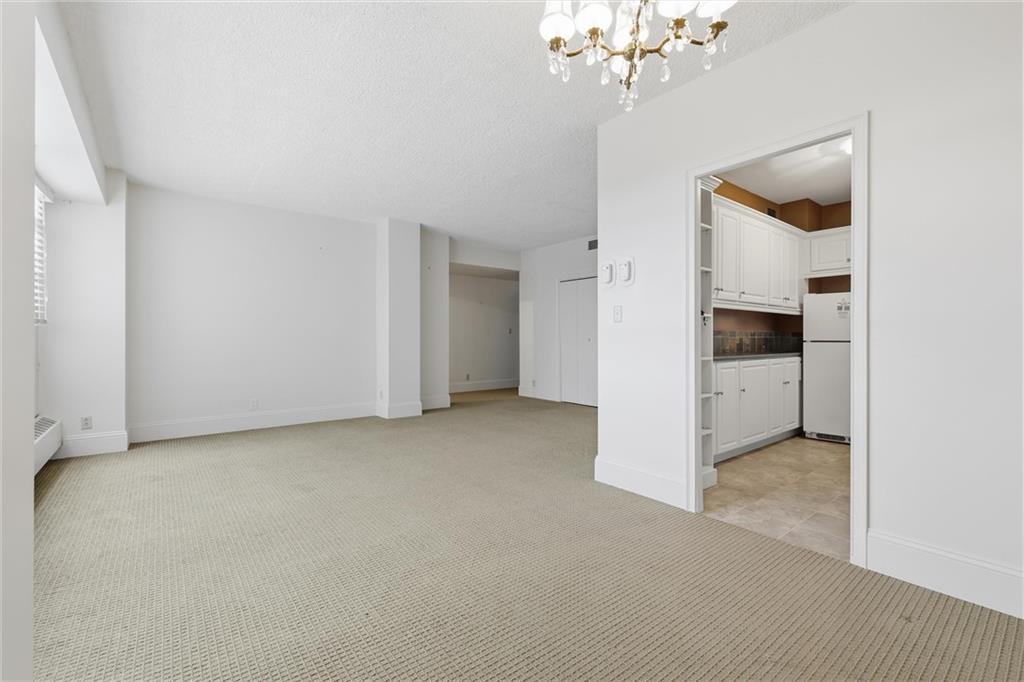 333 W Meyer Boulevard Property Photo 8