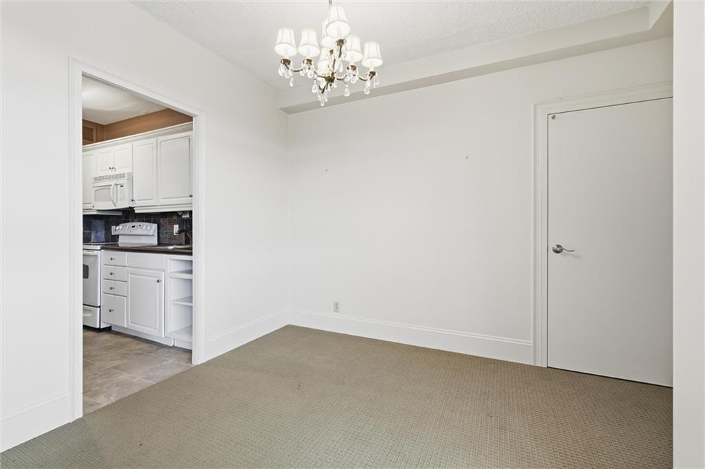 333 W Meyer Boulevard Property Photo 9