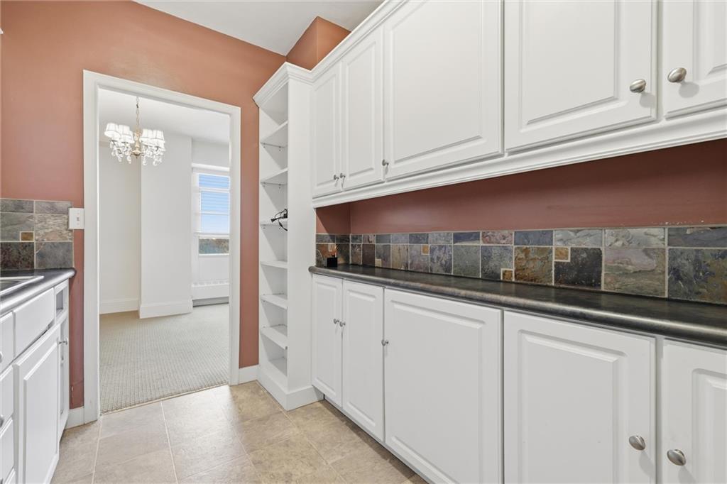 333 W Meyer Boulevard Property Photo 10
