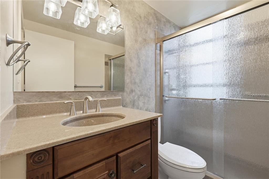 333 W Meyer Boulevard Property Photo 14