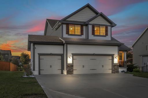 909 Sw 35th Street Property Photo 1