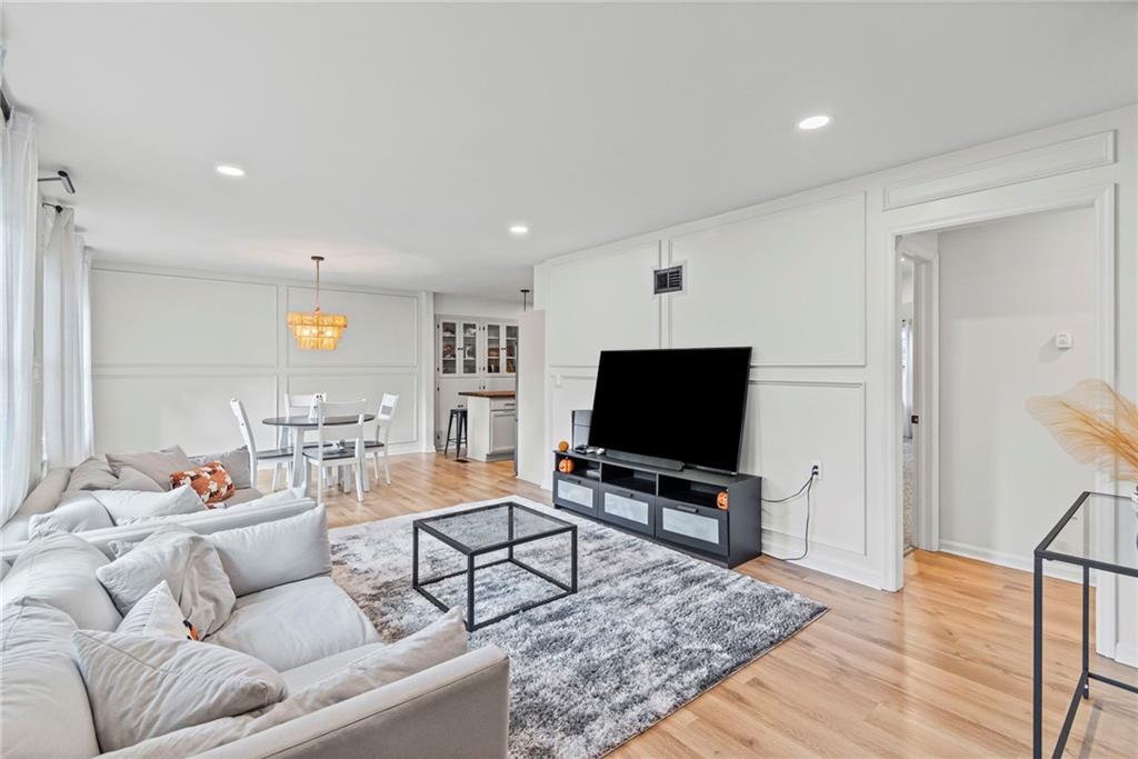 6620 W 56th Street Property Photo 6