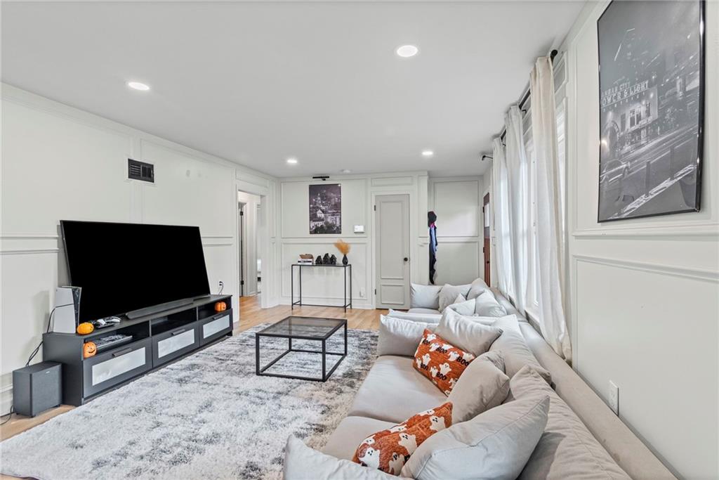 6620 W 56th Street Property Photo 7