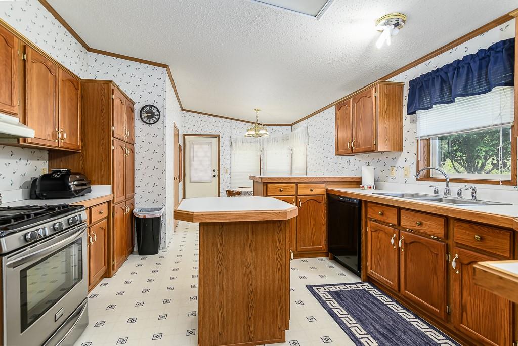18327 State Avenue Property Photo 4
