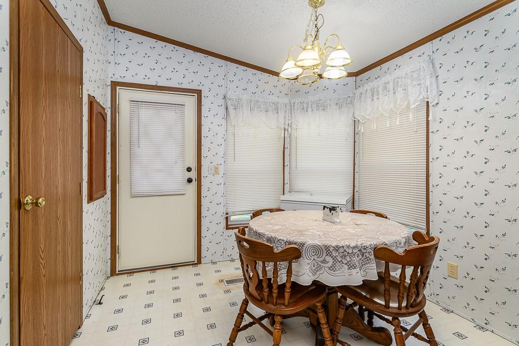 18327 State Avenue Property Photo 5