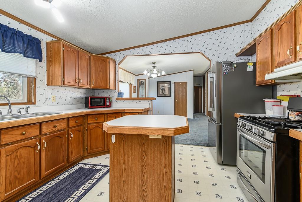 18327 State Avenue Property Photo 6