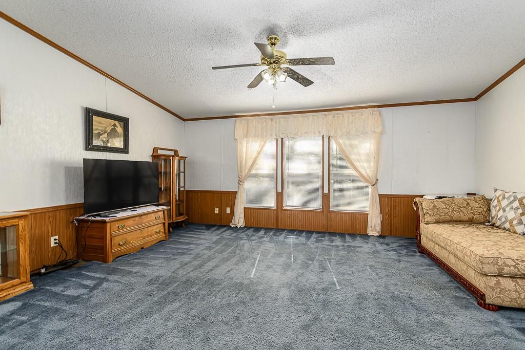 18327 State Avenue Property Photo 8