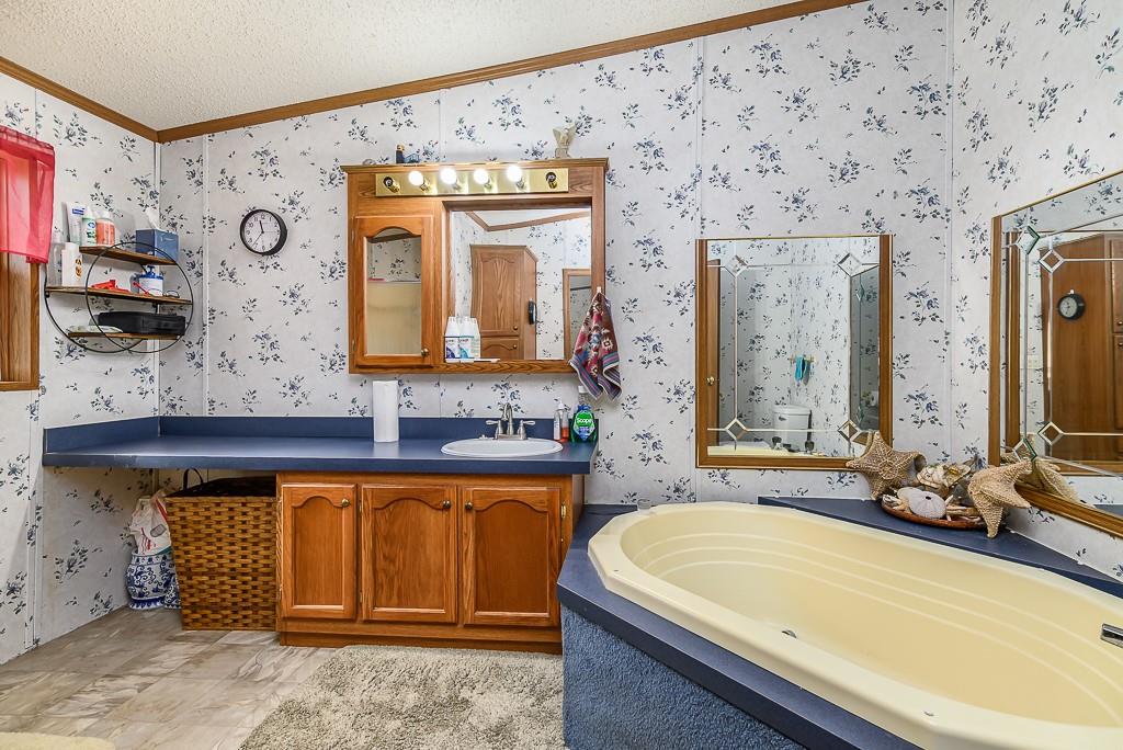 18327 State Avenue Property Photo 11
