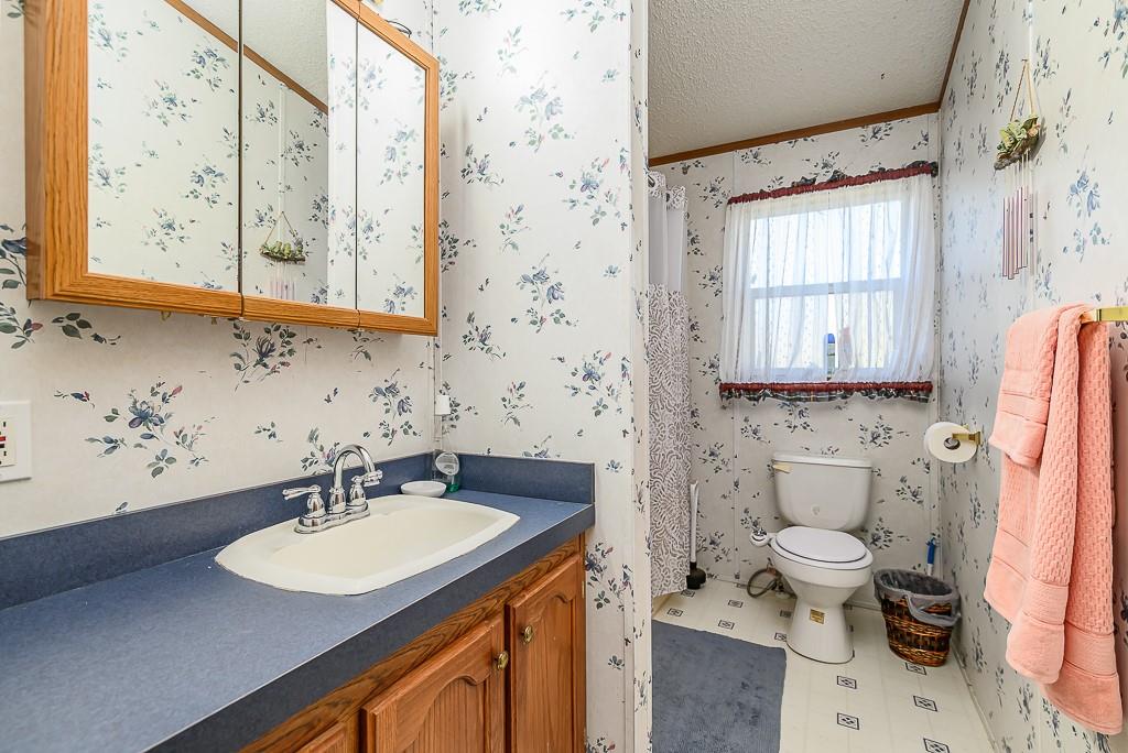 18327 State Avenue Property Photo 13