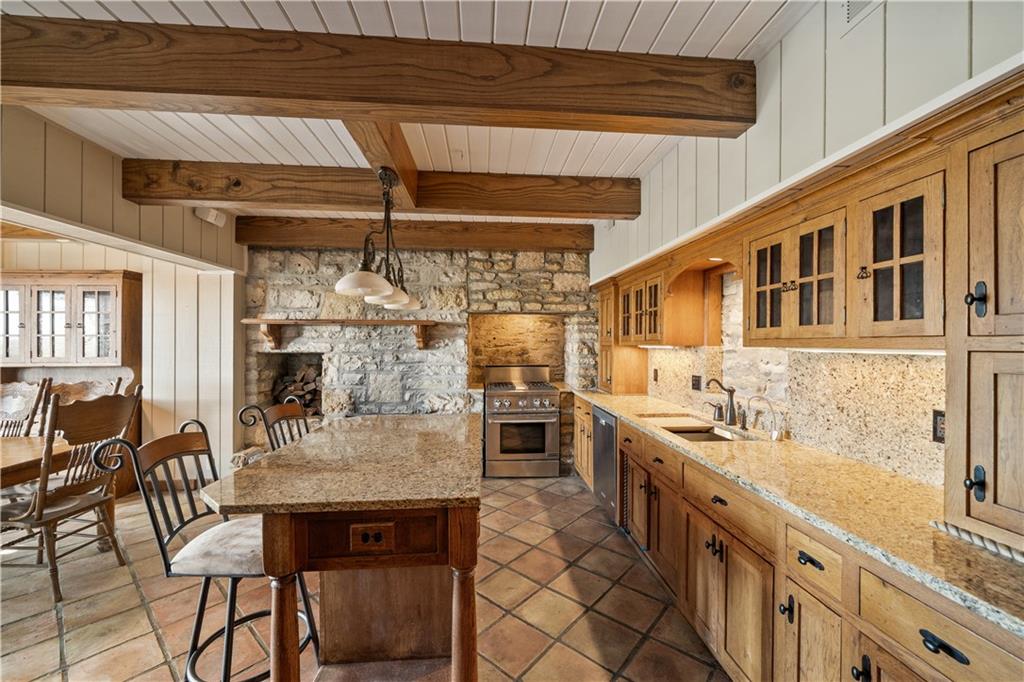 21405 W 73 Terrace Property Photo 6