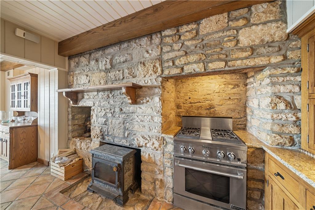 21405 W 73 Terrace Property Photo 9