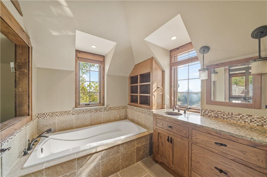 21405 W 73 Terrace Property Photo 20