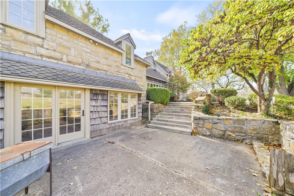 21405 W 73 Terrace Property Photo 31