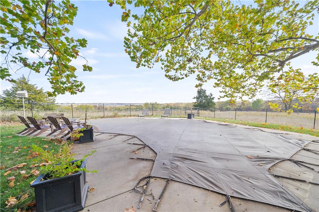 21405 W 73 Terrace Property Photo 33