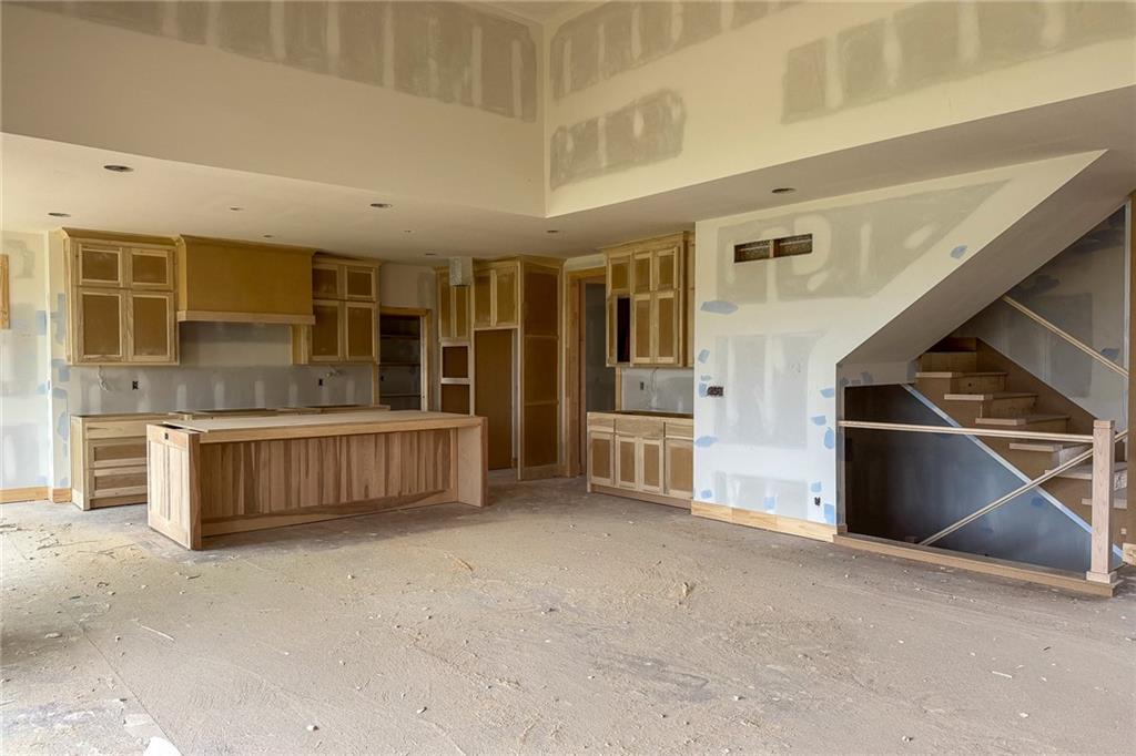 21938 W 99th Terrace Property Photo 10