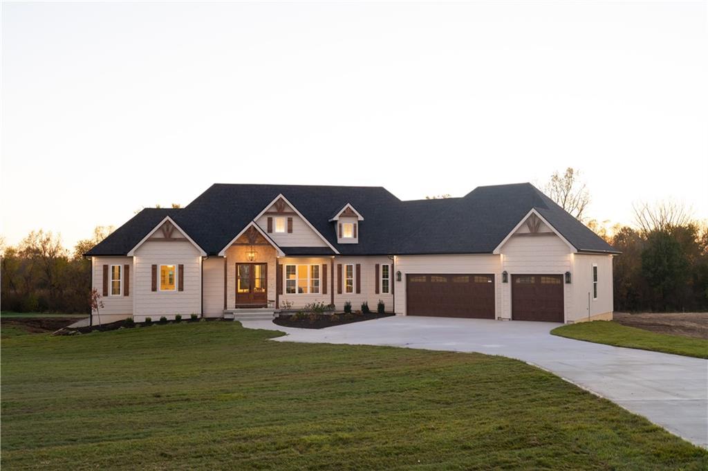 16587 Olive Street Property Photo 1