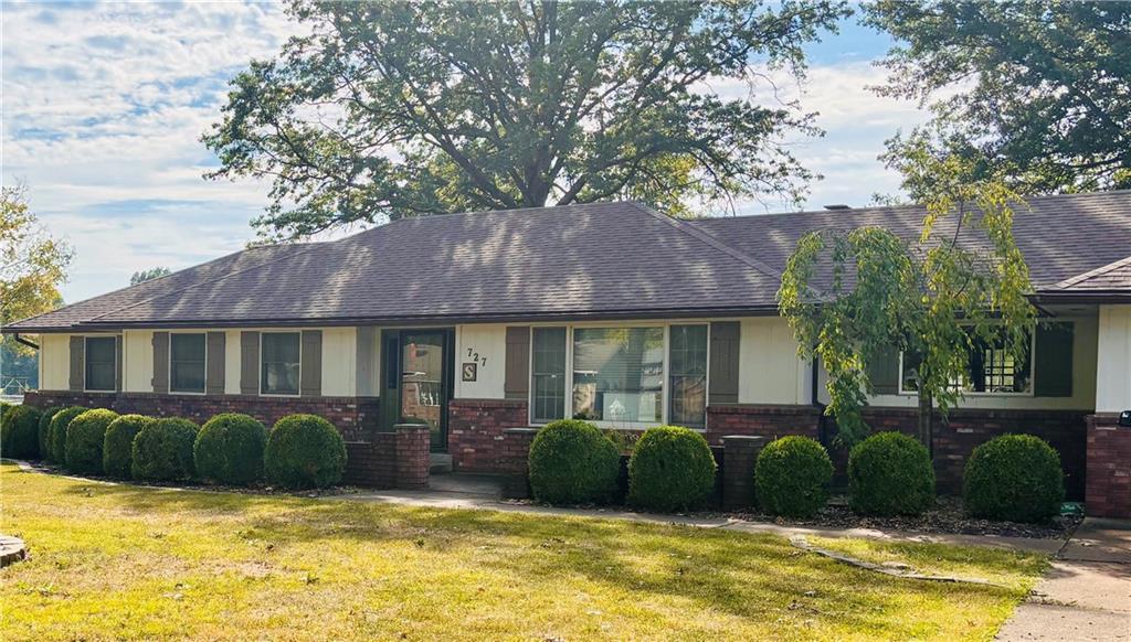 727 N Leonard Street Property Photo 1