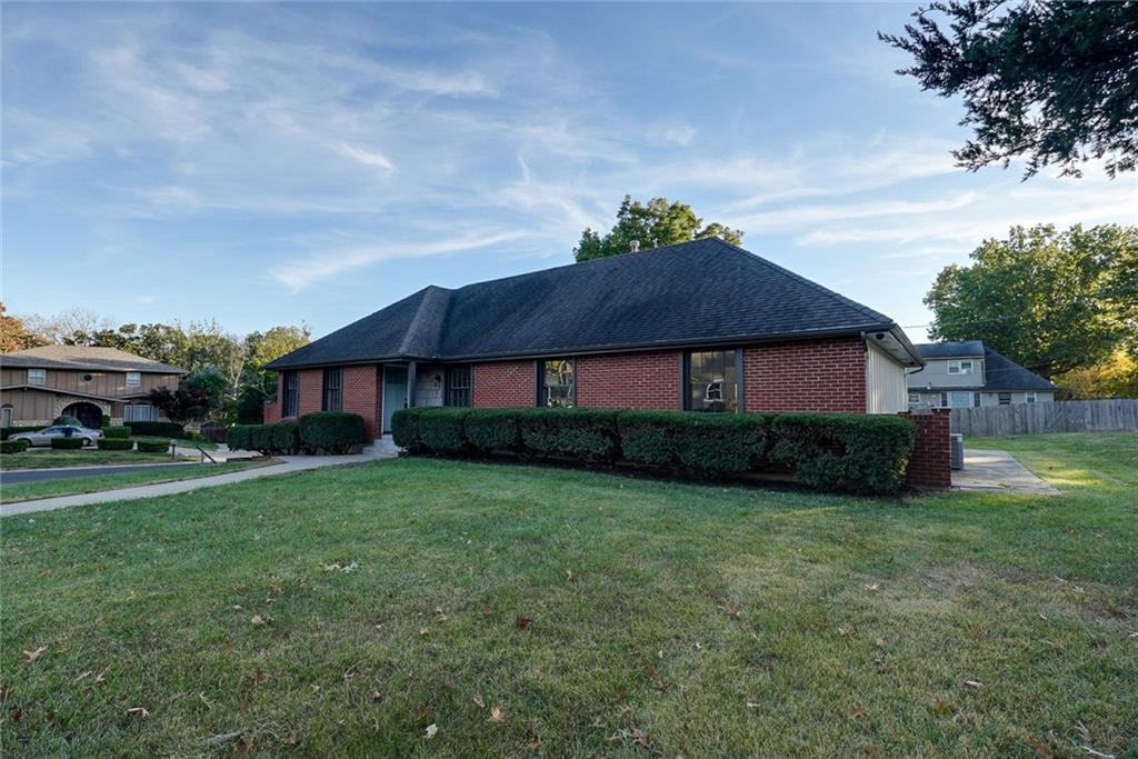 10321 E 95th Terrace Property Photo 3