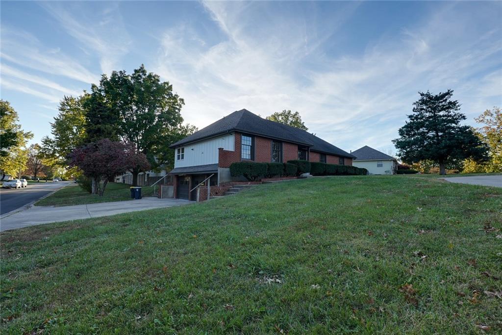 10321 E 95th Terrace Property Photo 6