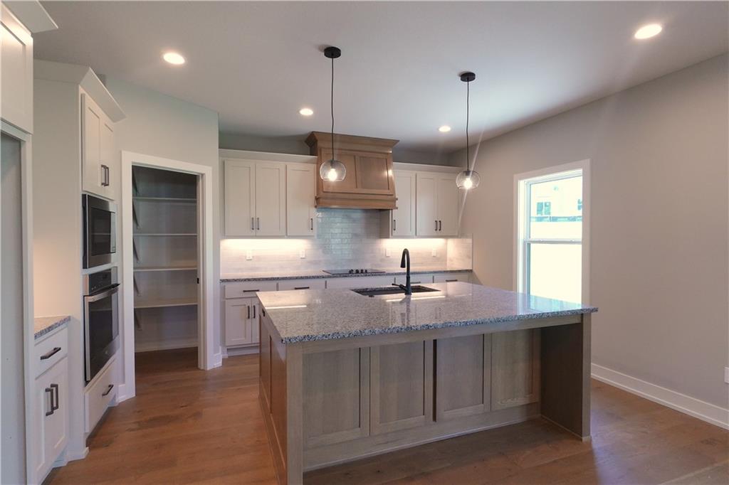 18130 Nw 127th Street Property Photo 8