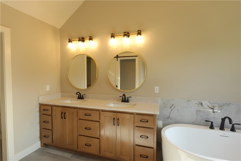 18130 Nw 127th Street Property Photo 13