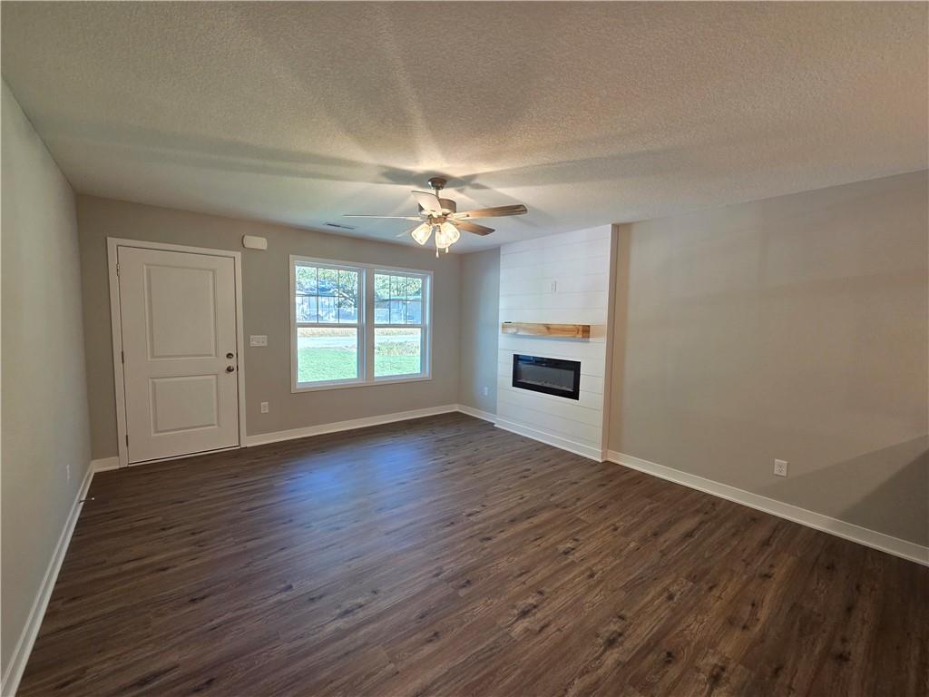 30 E 7th Street Property Photo 6