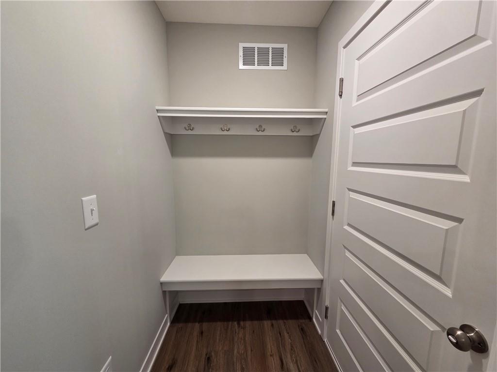 30 E 7th Street Property Photo 11