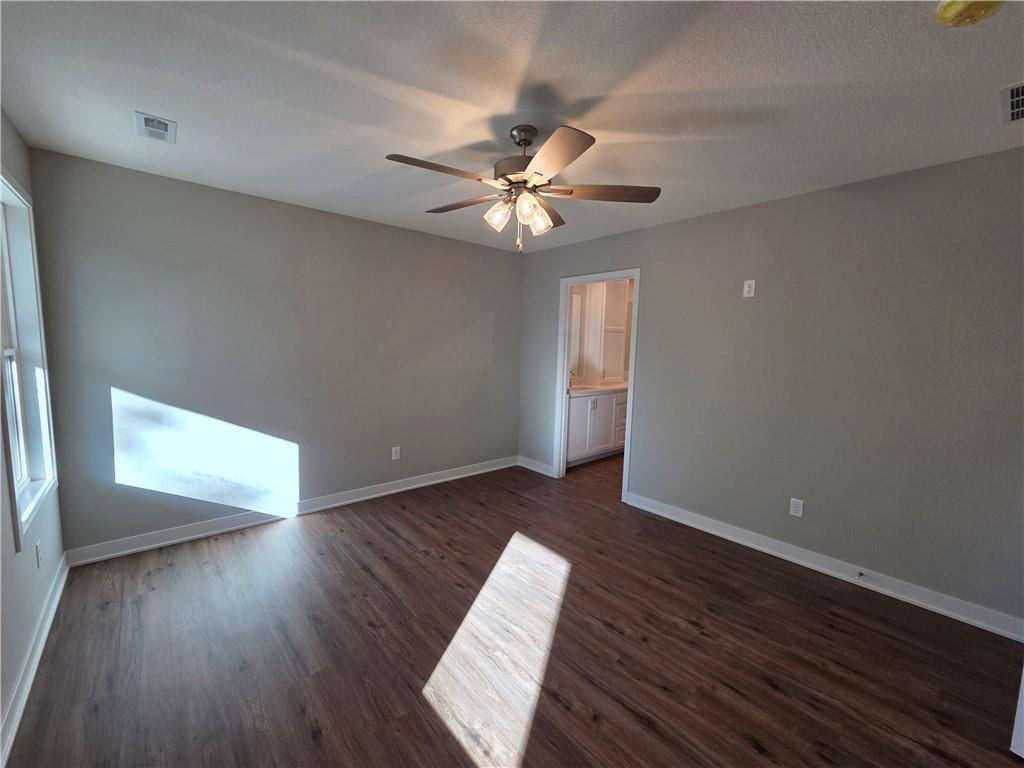 30 E 7th Street Property Photo 18