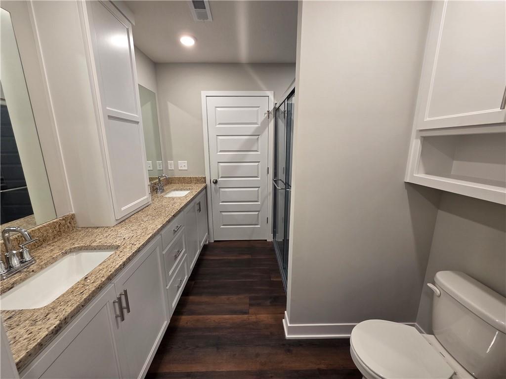 30 E 7th Street Property Photo 43