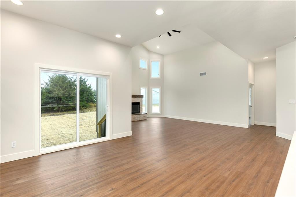 153 S Linn Valley Drive Property Photo 14