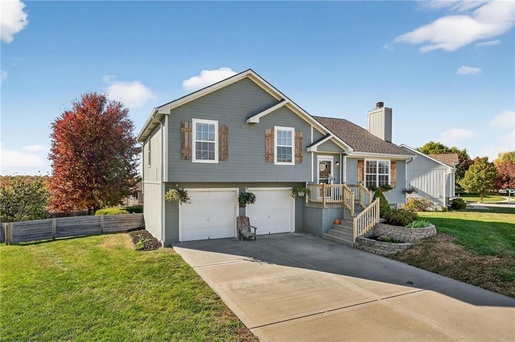 9305 Ne Paw Paw Drive Property Photo 2