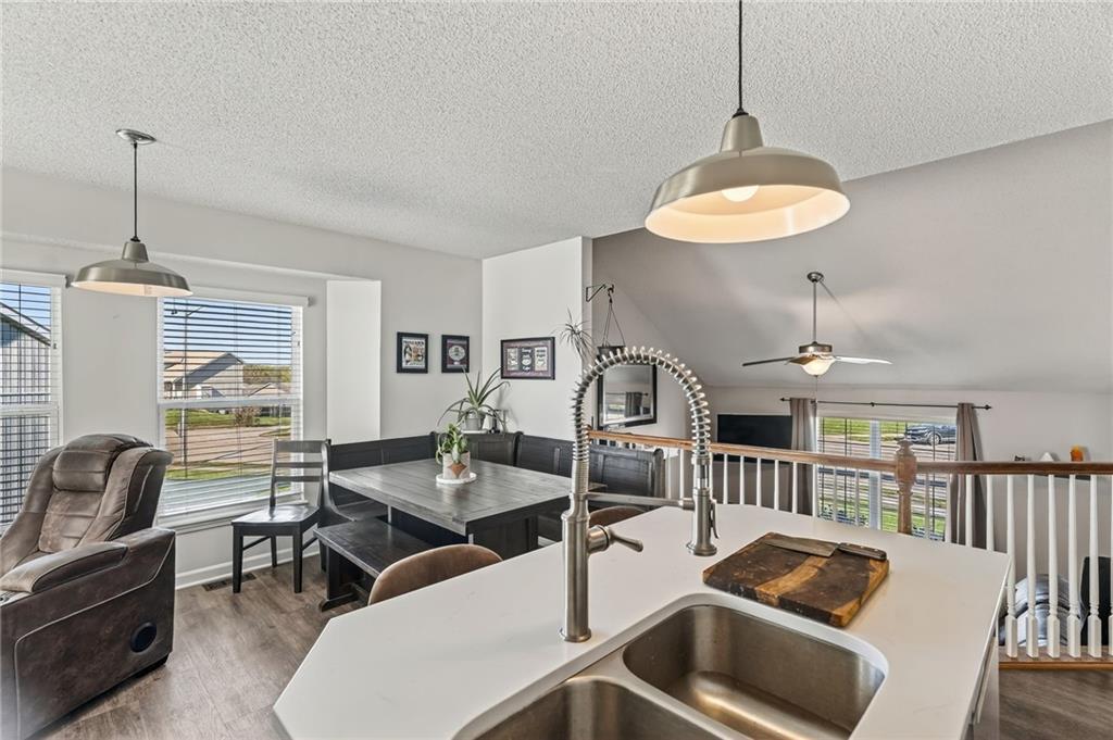 9305 Ne Paw Paw Drive Property Photo 10