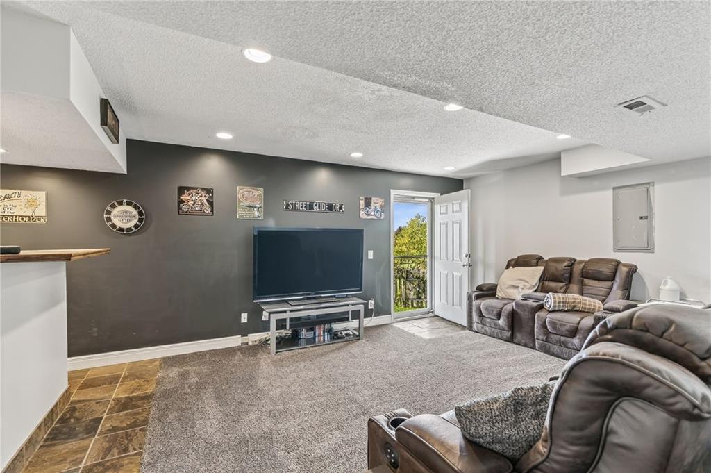 9305 Ne Paw Paw Drive Property Photo 22